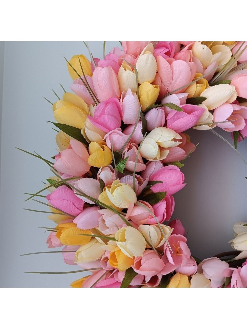Wreath Flippers Handcrafted 14" Bright Spring Tulip Wreath - Picture 6 of 9